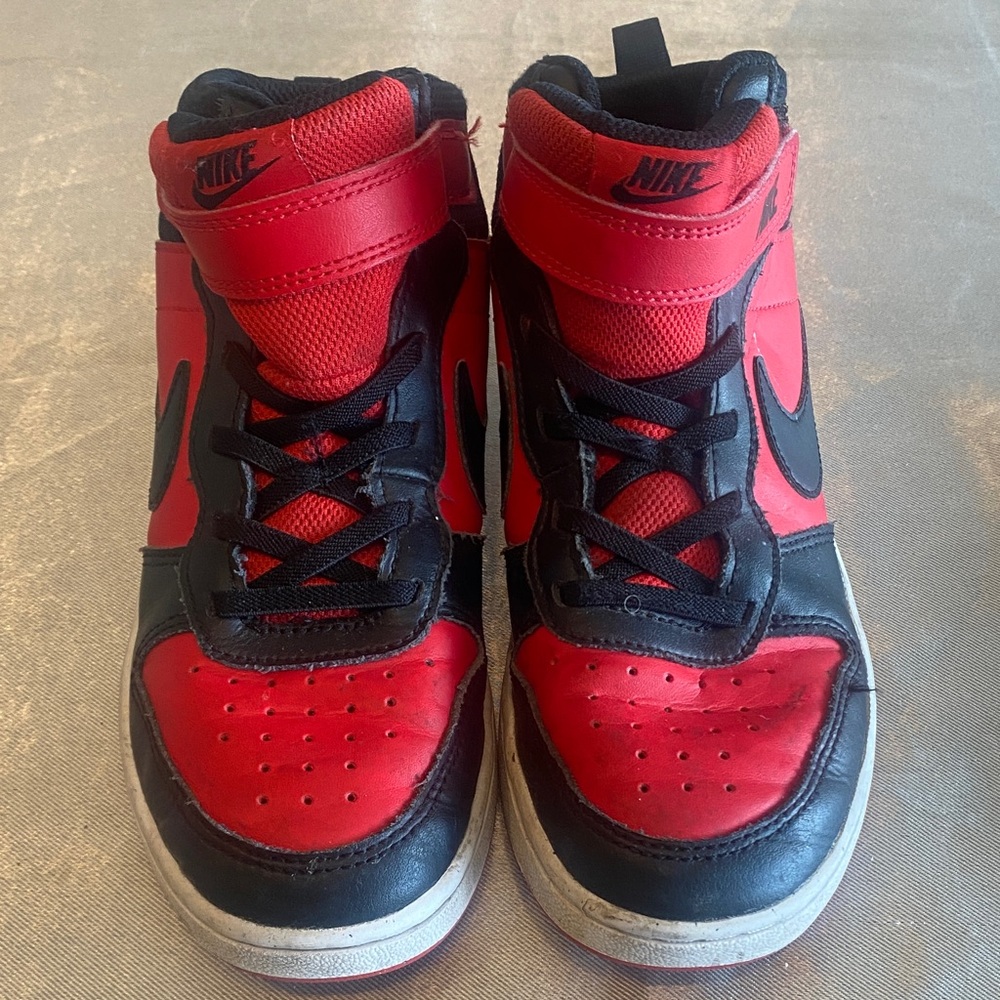Nike Kids Black and Red Sneakers